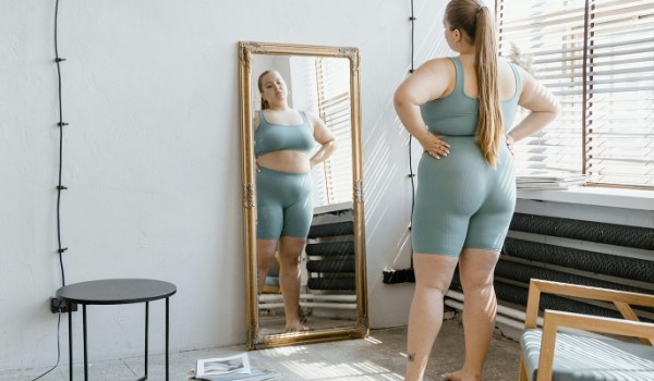 Women Doubting why she is unable to loose weight